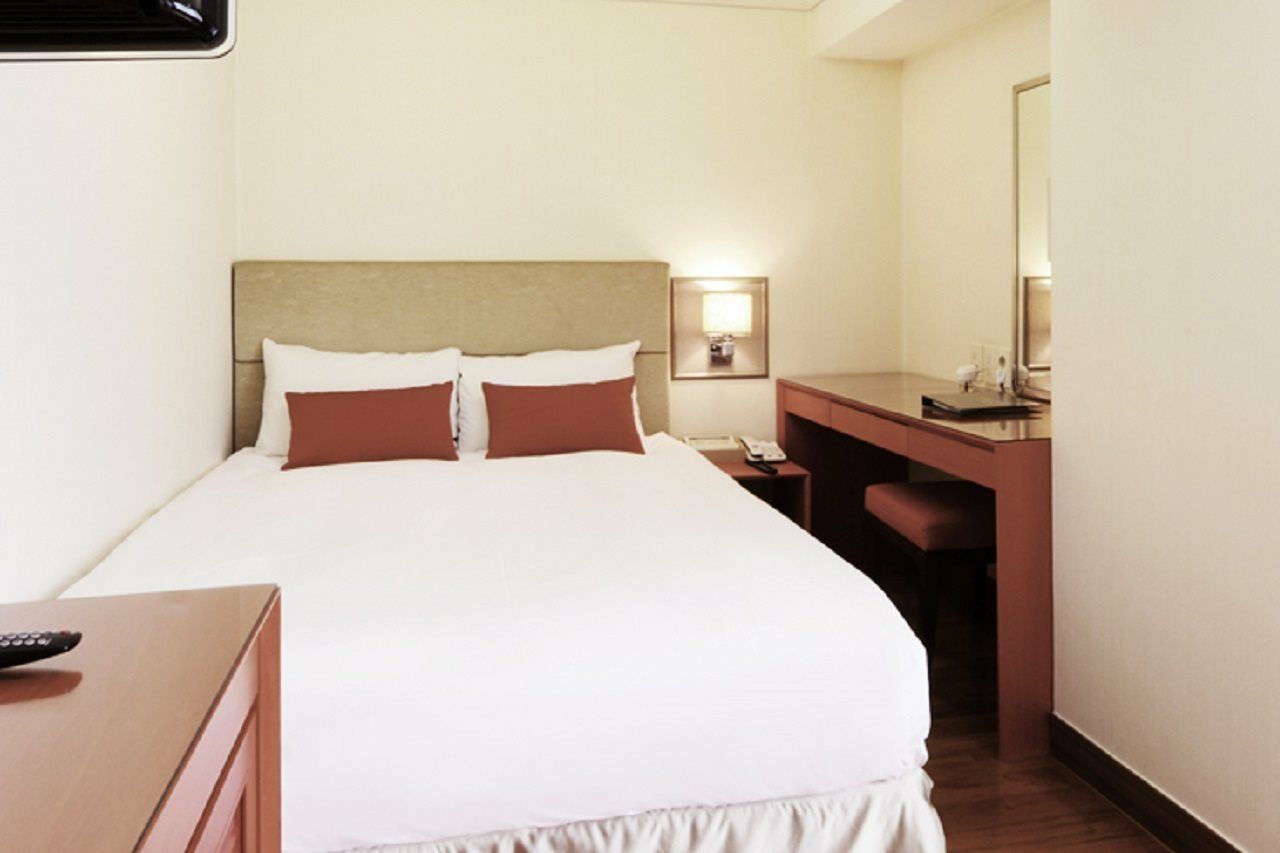 Hotel Prince Seoul Hotel 3*